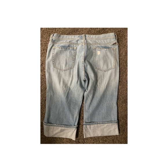 Old Navy, low waist, distressed jeans - Picture 3 of 3